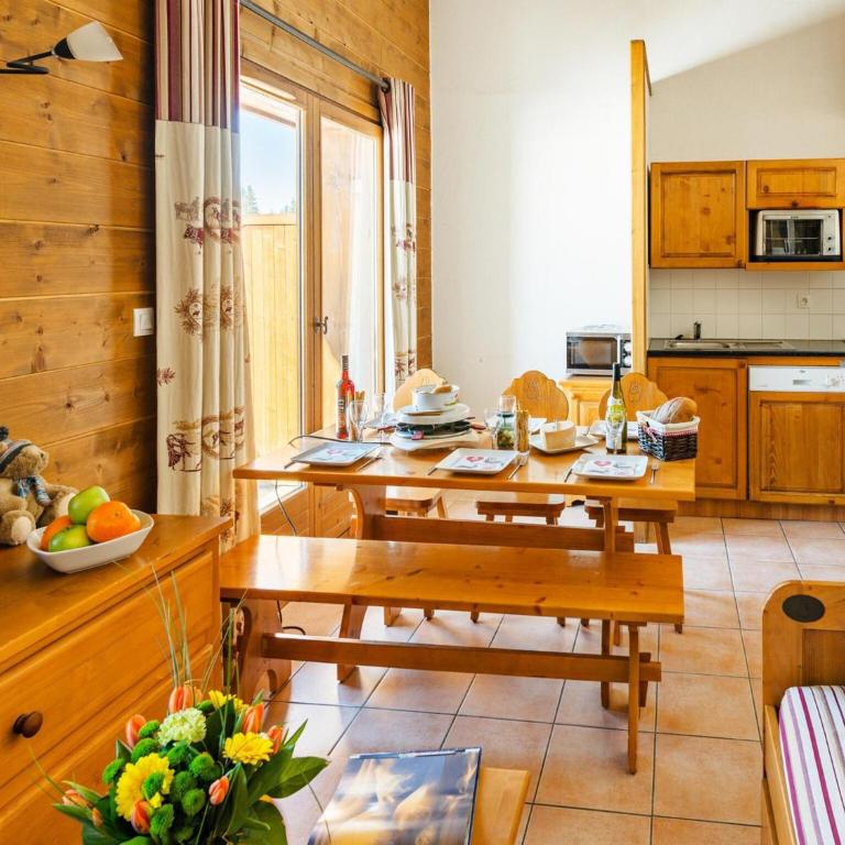 Spacious Alpine Chalet for 10 - Superior Chalet - 5