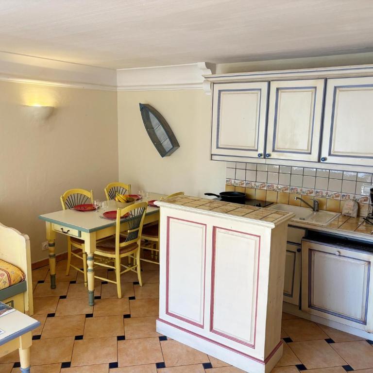 Family Suite with Pool Access - Apartamento de 2 dormitorios - 12