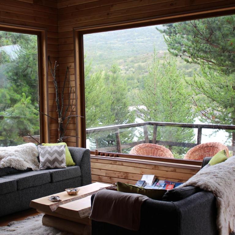 Baker Domo Lodge - Deluxe Double Room with River View - 11