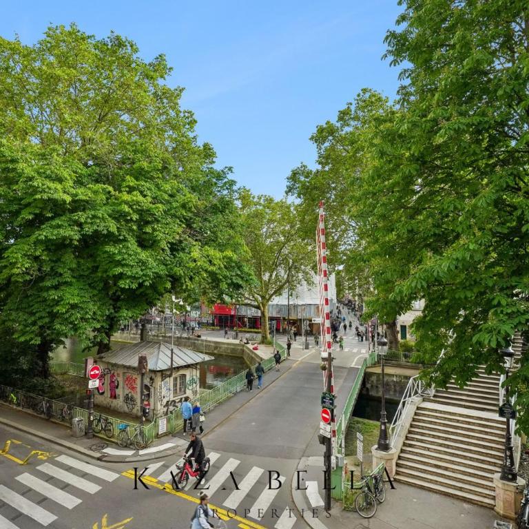KAZA BELLA - Canal Saint Martin Pieds dans l'eau 2 - Appartement - 4