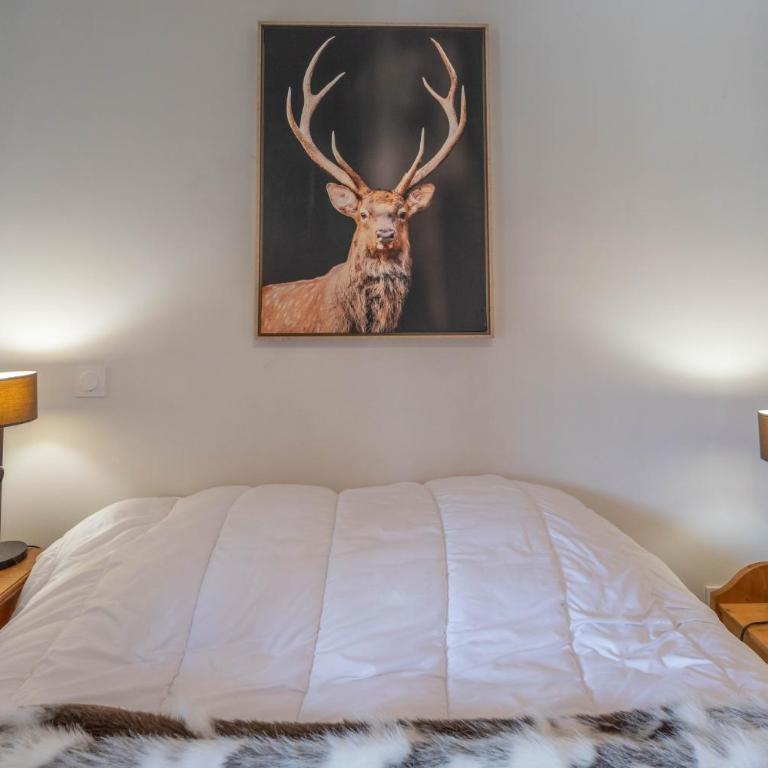Le Madres - Two-Bedroom Apartment with Mountain View - 9