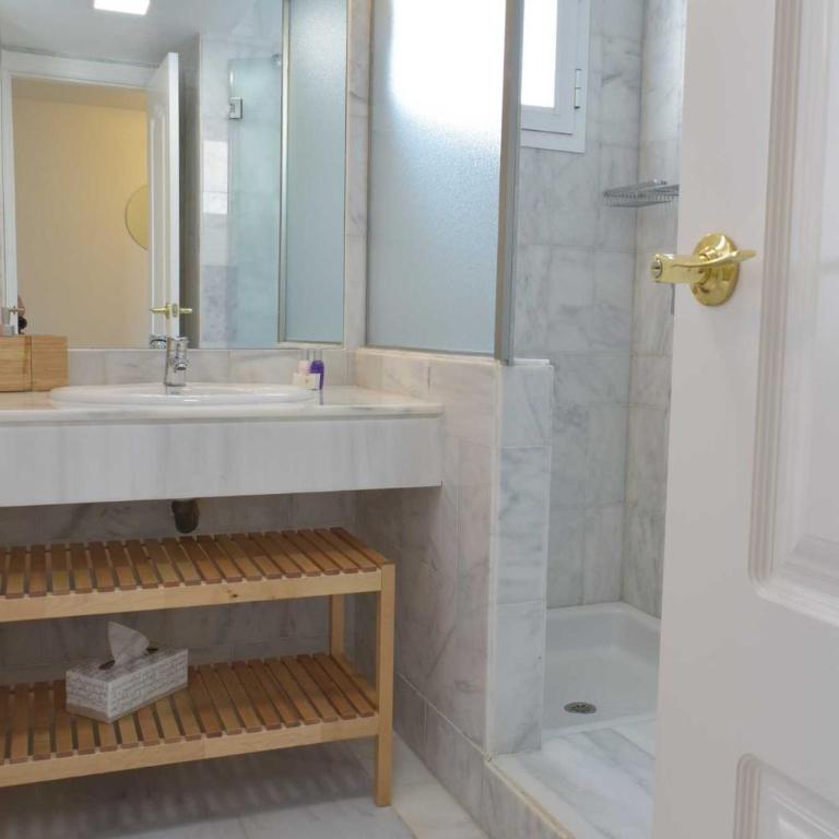 SERINAMAR- Los Naranjos de Marbella - Apartment with View and Balcony - 4
