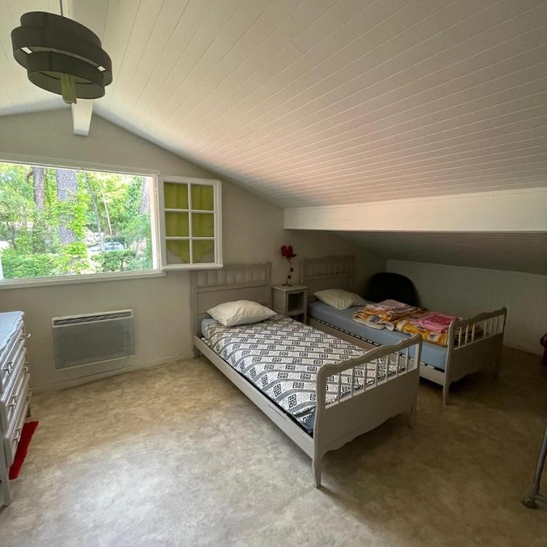 Grande maison de vacances avec jardin - Maison 4 Chambres - 11