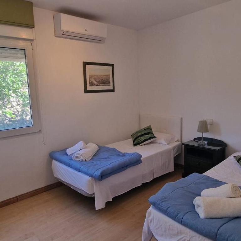 Beachfront Villa - Villa - 22