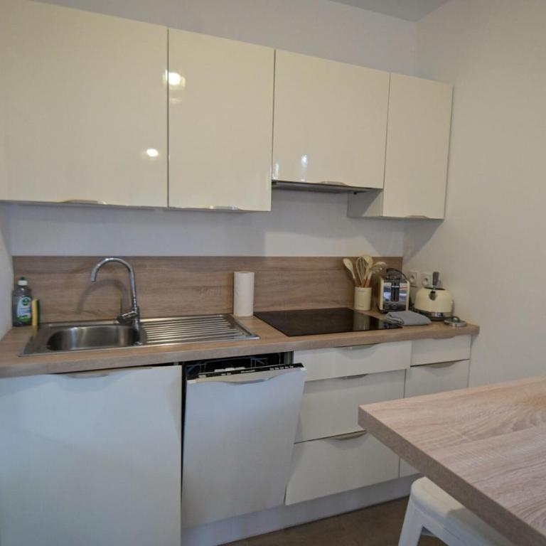 Xena - Studio with terrace Aspretto - by Tgb - Appartement - 10