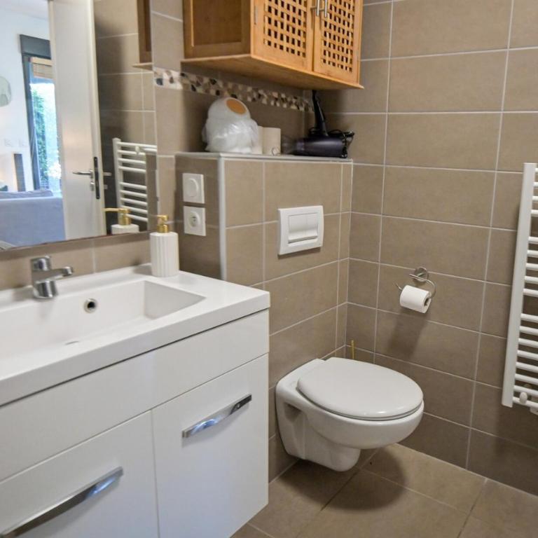 Xena - Studio with terrace Aspretto - by Tgb - Appartement - 20