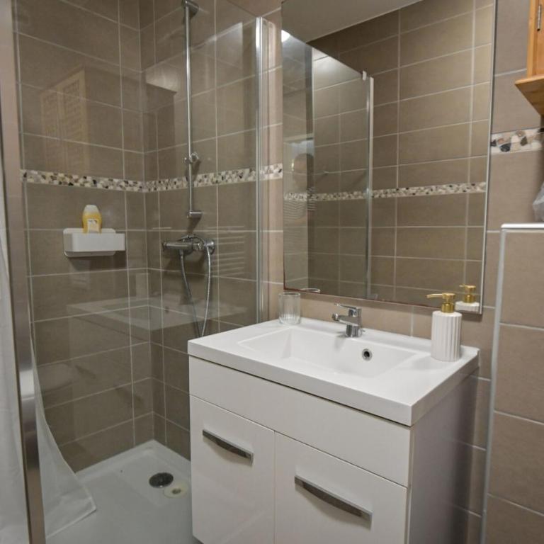 Xena - Studio with terrace Aspretto - by Tgb - Appartement - 23