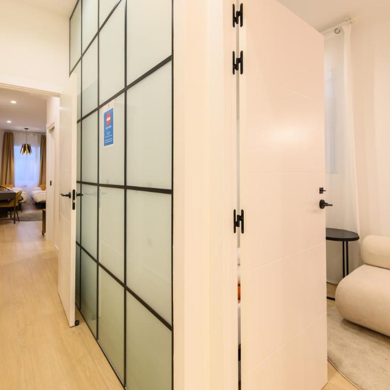 AGU230 - Piso de 4 dormitorios y 4 baños en el Centro de Madrid - Apartamento de 3 dormitorios - 47