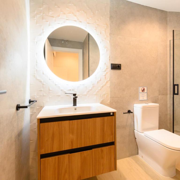 AGU230 - Piso de 4 dormitorios y 4 baños en el Centro de Madrid - Apartamento de 3 dormitorios - 50