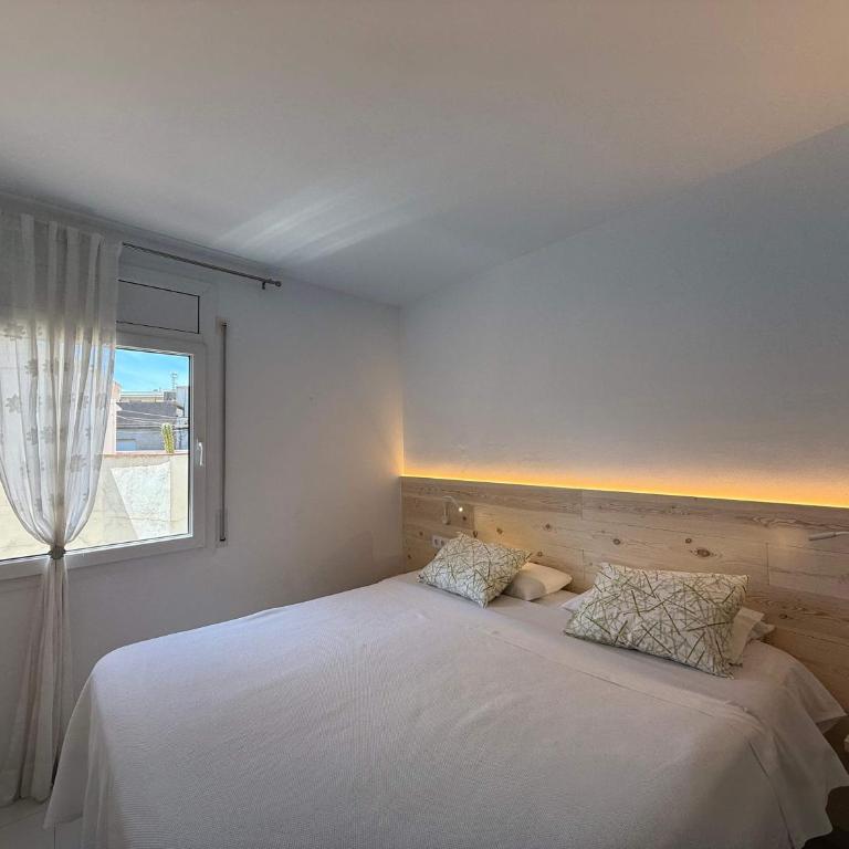 Hostal ROM Familiar - Apartamento de 1 dormitorio con balcón - 6