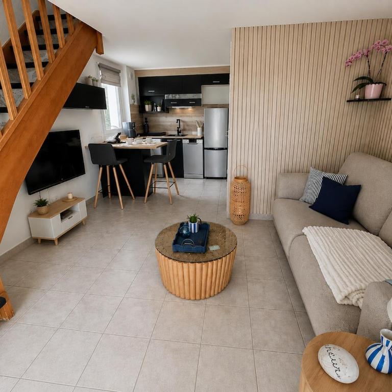 Maison familiale renovée proche des plages avec plusieurs piscines dont une couverte chauffée parking, wifi, plancha - Maison 3 Chambres - 16