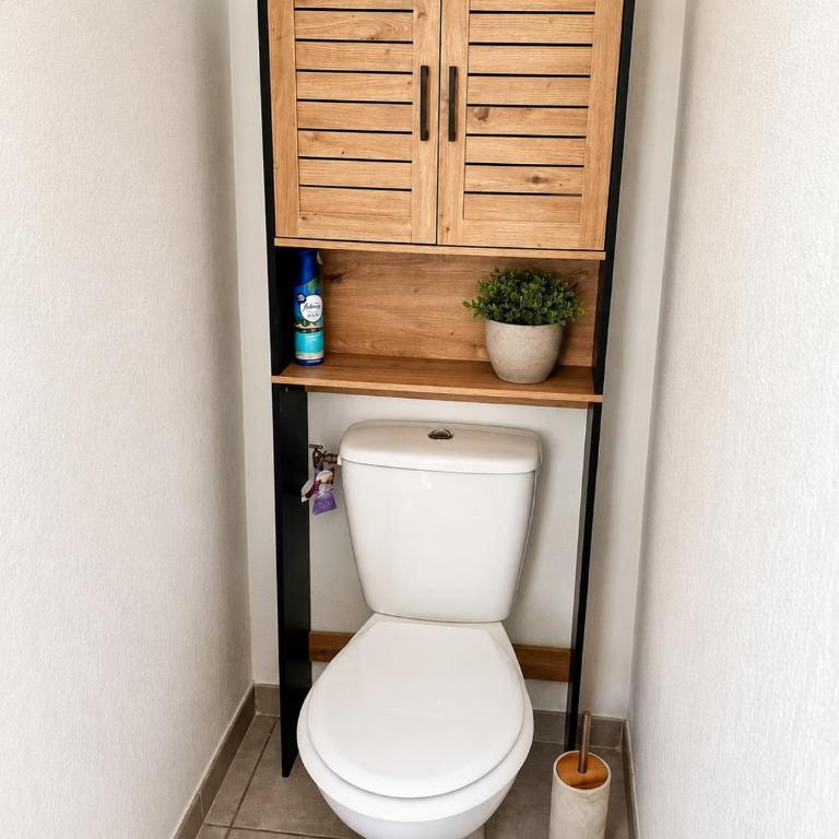 Maison familiale renovée proche des plages avec plusieurs piscines dont une couverte chauffée parking, wifi, plancha - Maison 3 Chambres - 22
