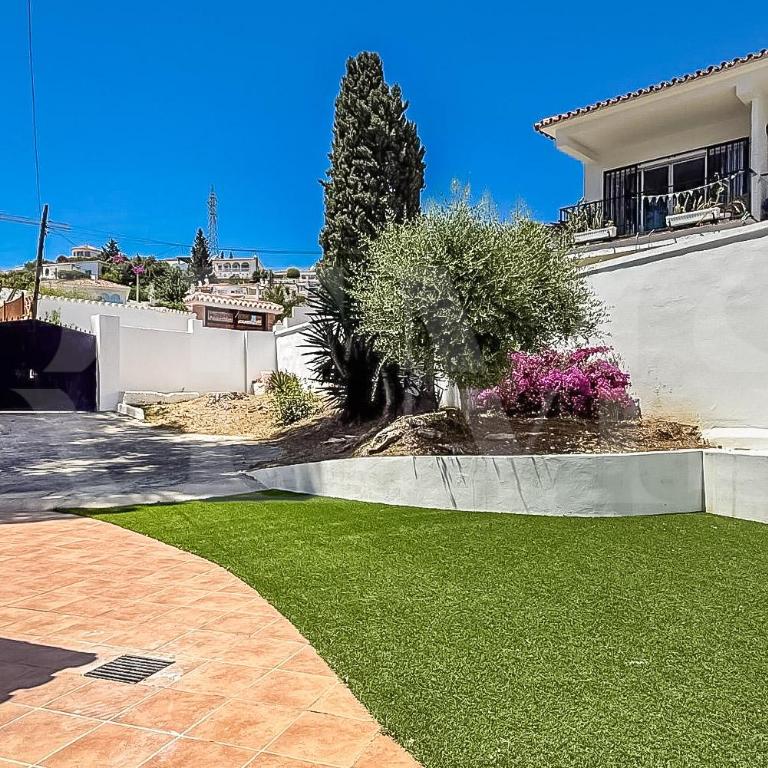 Relaxing Villa with Pool, Garden & Parking REMS - Villa - 44