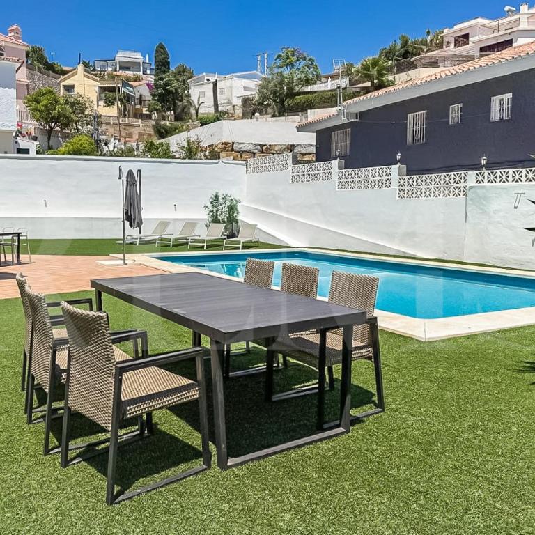Relaxing Villa with Pool, Garden & Parking REMS - Villa - 28