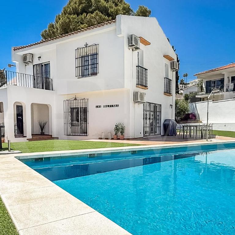 Relaxing Villa with Pool, Garden & Parking REMS - Villa - 1