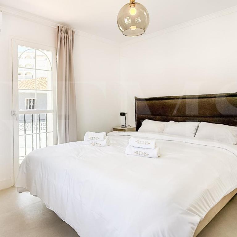 Relaxing Villa with Pool, Garden & Parking REMS - Villa - 38