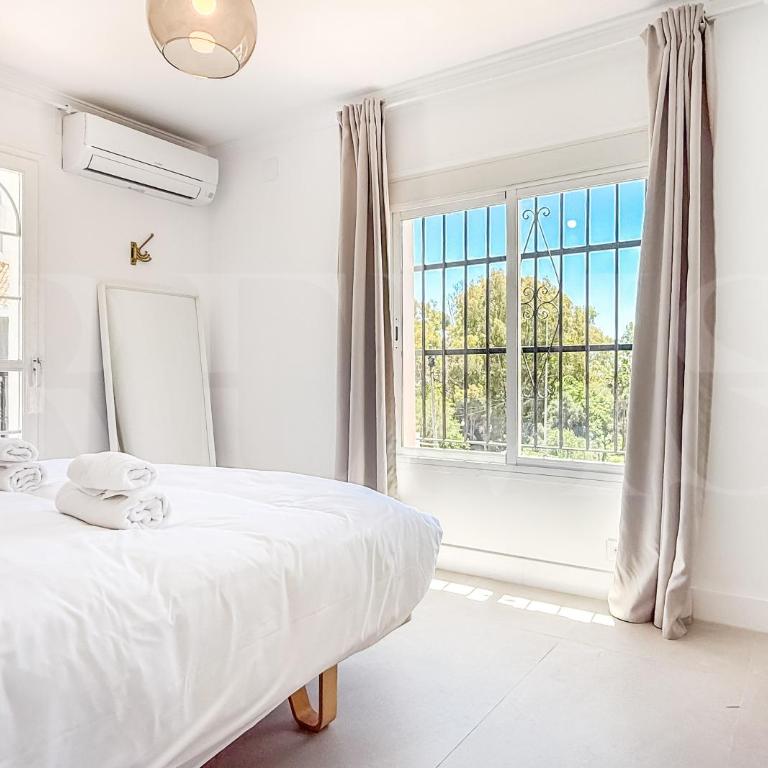 Relaxing Villa with Pool, Garden & Parking REMS - Villa - 53