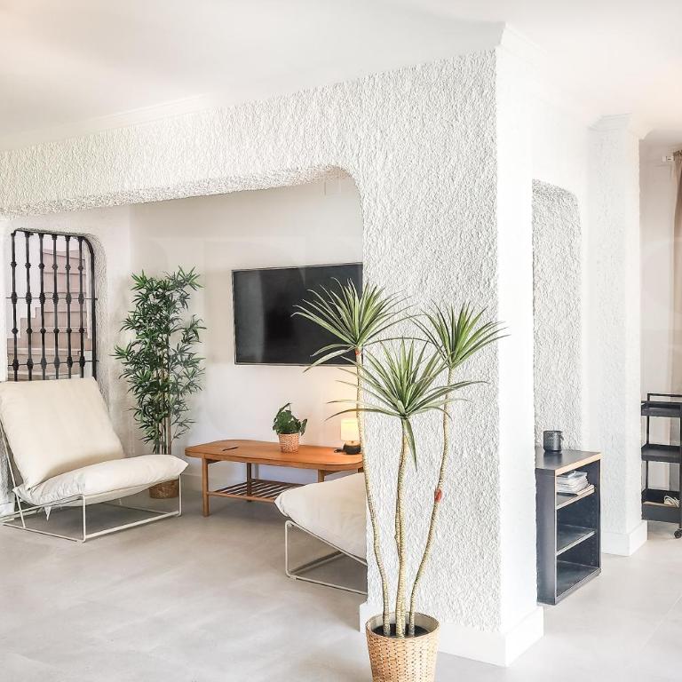 Relaxing Villa with Pool, Garden & Parking REMS - Villa - 56