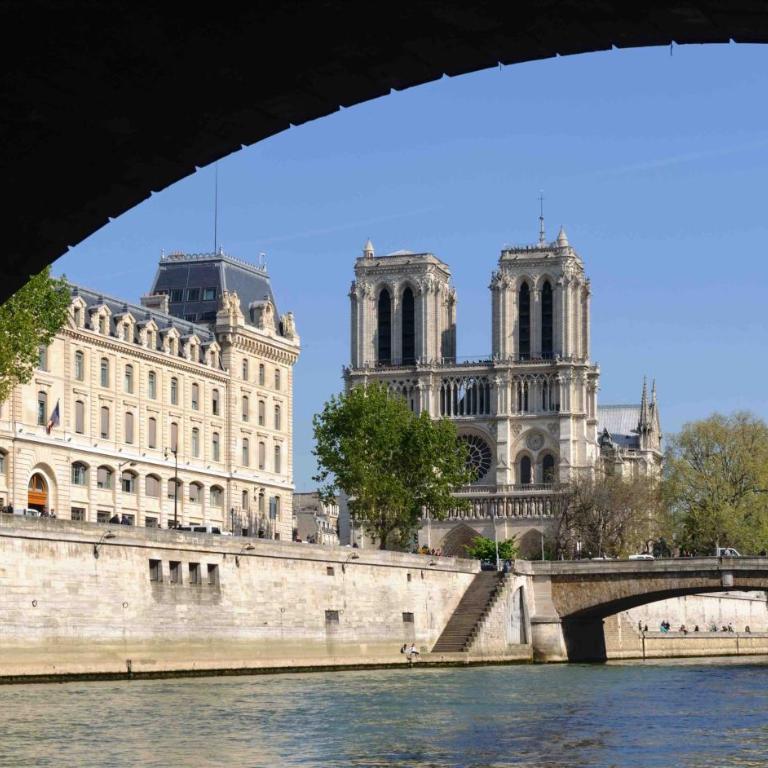 Notre Dame Paradis Latin - Studio - 16