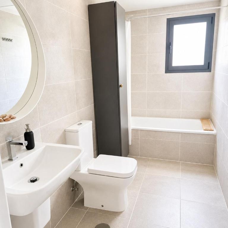 Modern 2Bed Estepona Apartment with Pool & Terrace - Apartamento de 2 dormitorios - 11