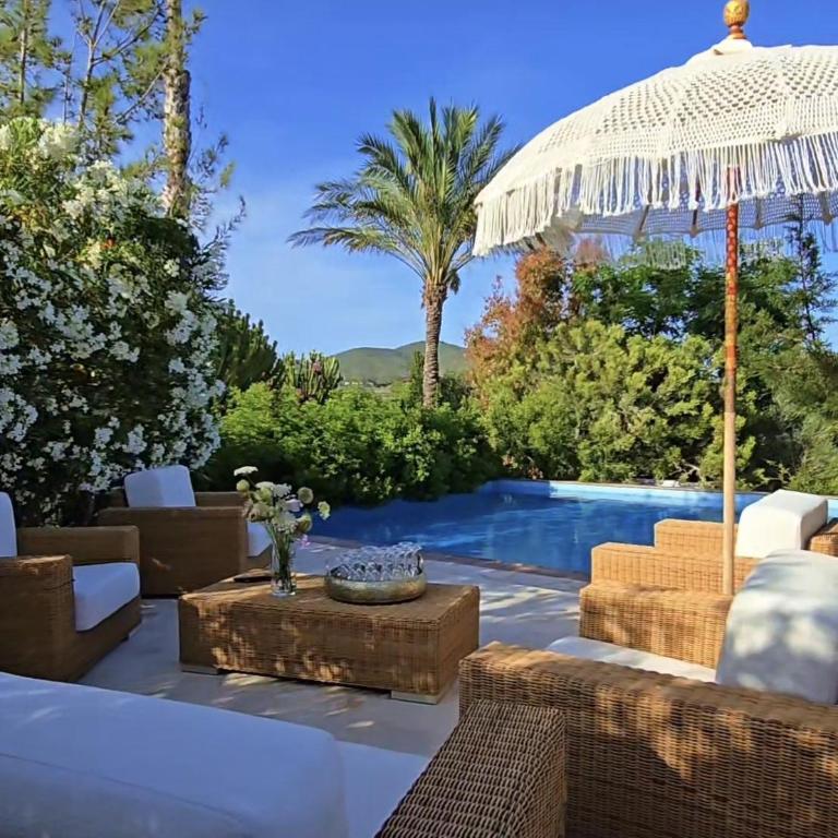 'Bohemian Pearl' - artsy oasis in the North of Ibiza - Villa - 1