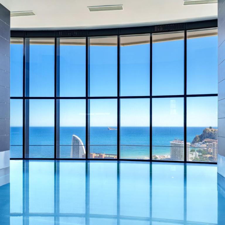 Sea View Modern & Luxury apartment - Benidorm Beach - Two-Bedroom Apartment with Balcony and Sea View - 38