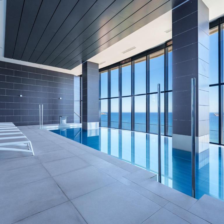 Sea View Modern & Luxury apartment - Benidorm Beach - Two-Bedroom Apartment with Balcony and Sea View - 39