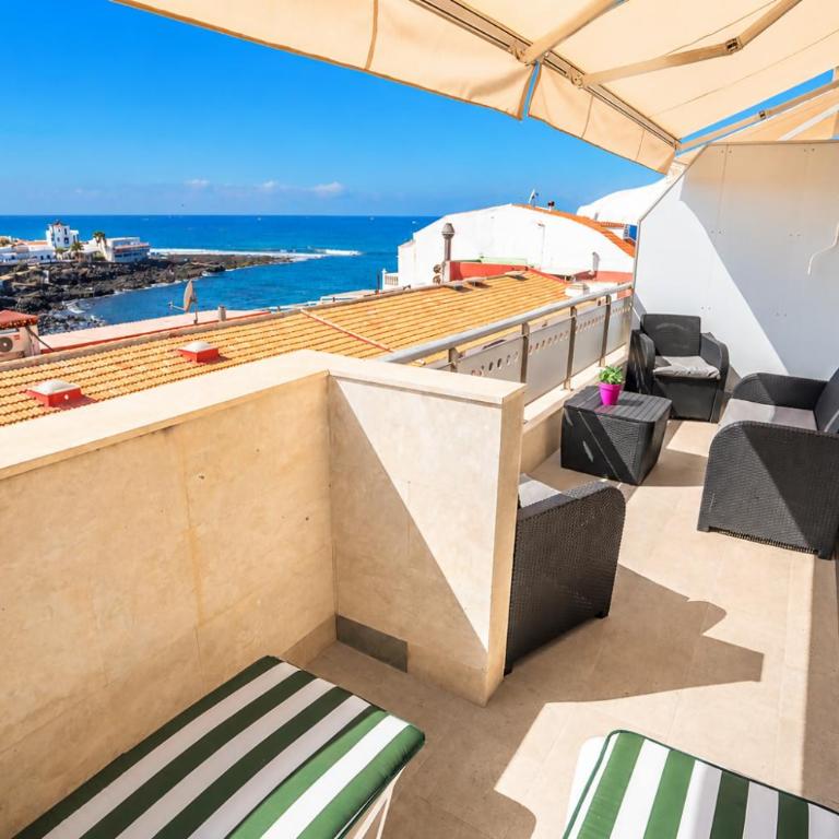 Ático con vistas al mar en el centro de La Caleta - Apartamento de 1 dormitorio - 2