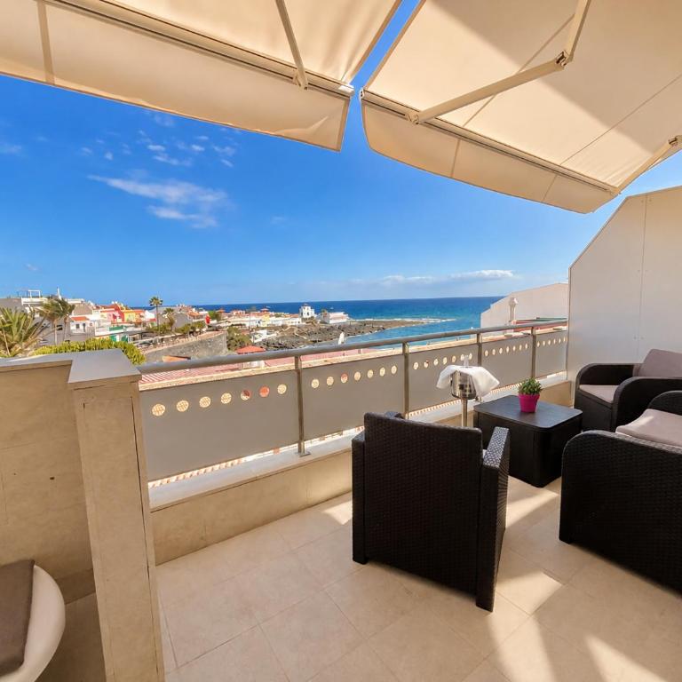 Ático con vistas al mar en el centro de La Caleta - Apartamento de 1 dormitorio - 1