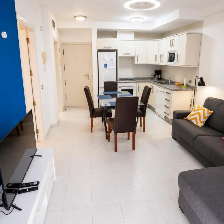 Ático con vistas al mar en el centro de La Caleta - Apartamento de 1 dormitorio - 7