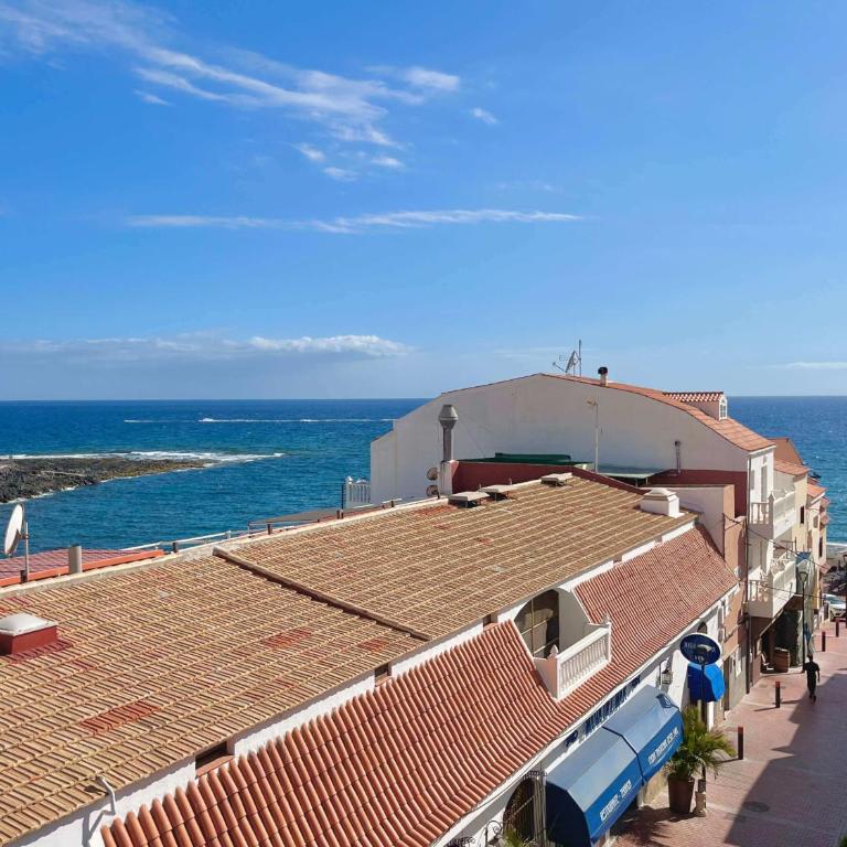 Ático con vistas al mar en el centro de La Caleta - Apartamento de 1 dormitorio - 14