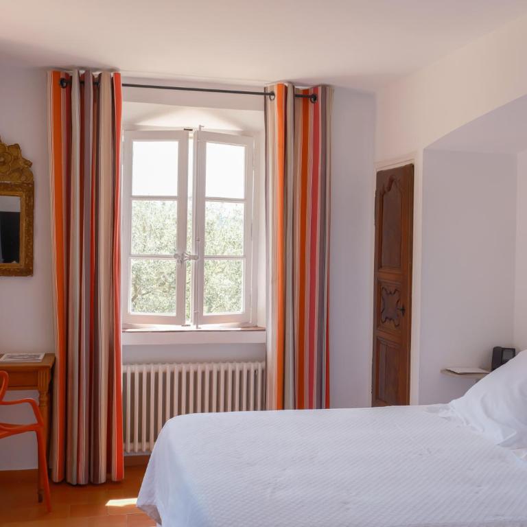 Hôtel La Figuière - Two-Bedroom Apartment with Balcony with Garden View - 2