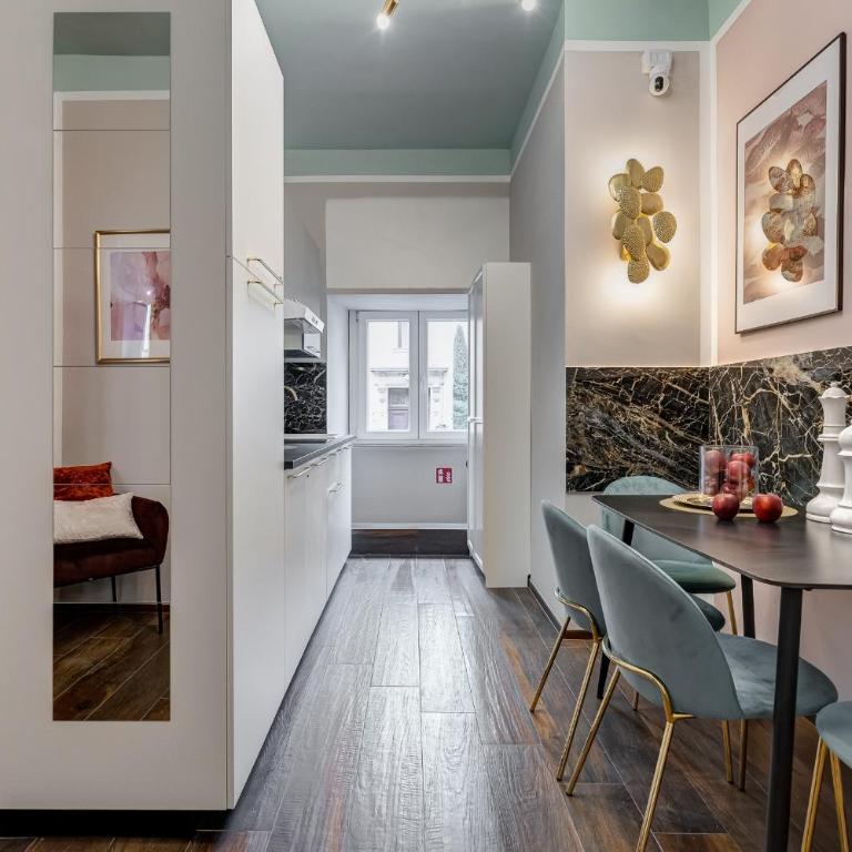 Roma Vaticano Dolce Vita - Superior Double or Twin Room with City View - 18