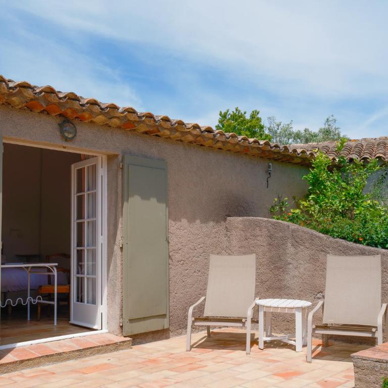 Hôtel La Figuière - Superior Room with Terrace - Garden View - 6