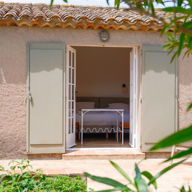 Hôtel La Figuière - Superior Room with Terrace - Garden View - 4