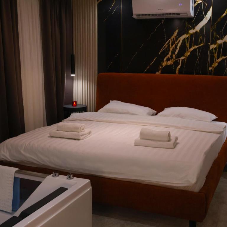Rentalica - Studio mit Whirlpool - 1