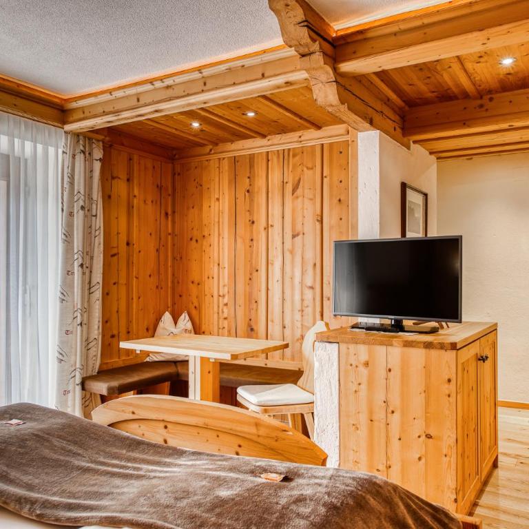 Hotel Alpenstolz - Culinary Hideaway Stubai - Doppelzimmer mit Balkon - 2
