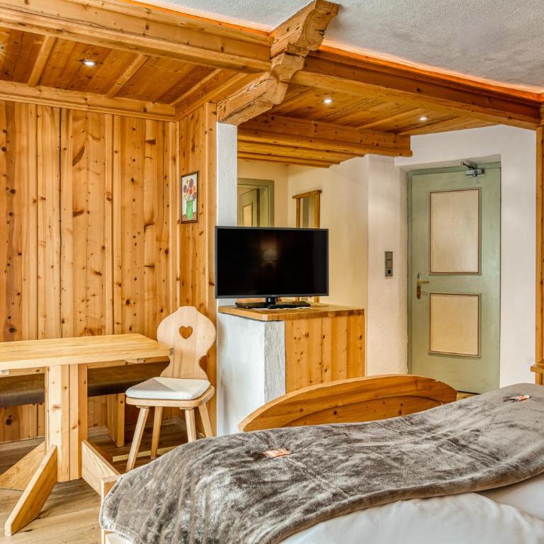 Hotel Alpenstolz - Culinary Hideaway Stubai - Doppelzimmer mit Balkon - 3