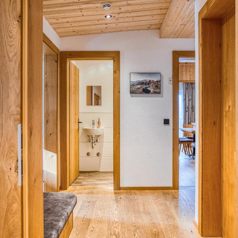 Hotel Alpenstolz - Culinary Hideaway Stubai - Suite mit 2 Schlafzimmern - 10
