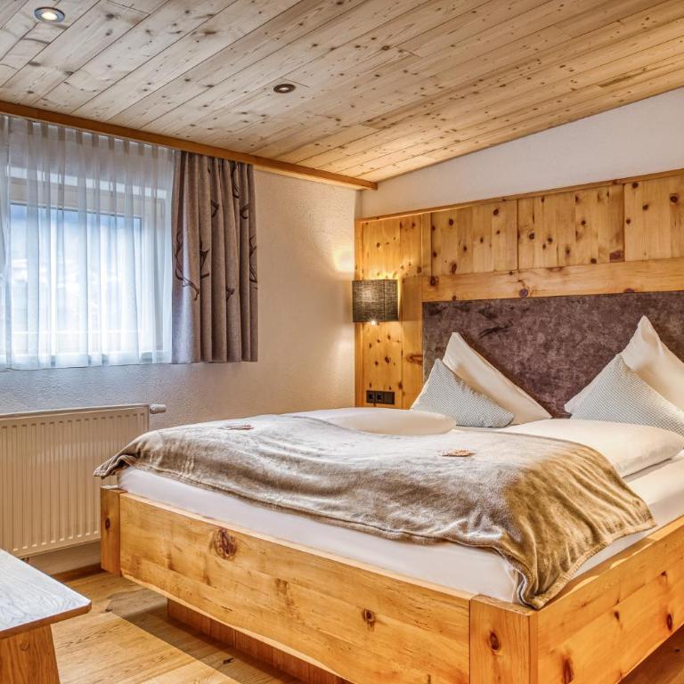 Hotel Alpenstolz - Culinary Hideaway Stubai - Suite mit 2 Schlafzimmern - 1