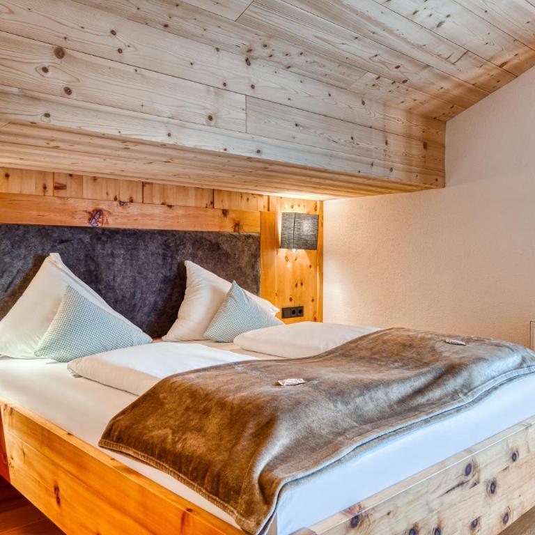 Hotel Alpenstolz - Culinary Hideaway Stubai - Suite mit 2 Schlafzimmern - 6