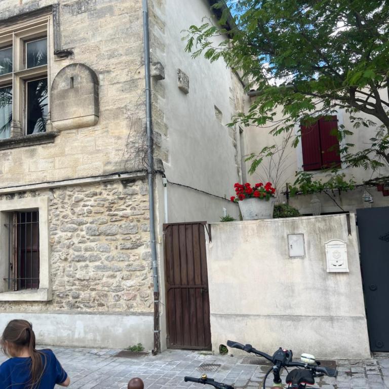 La maison sur la place dans Aigues Mortes climatisé - Maison 2 Chambres - 4