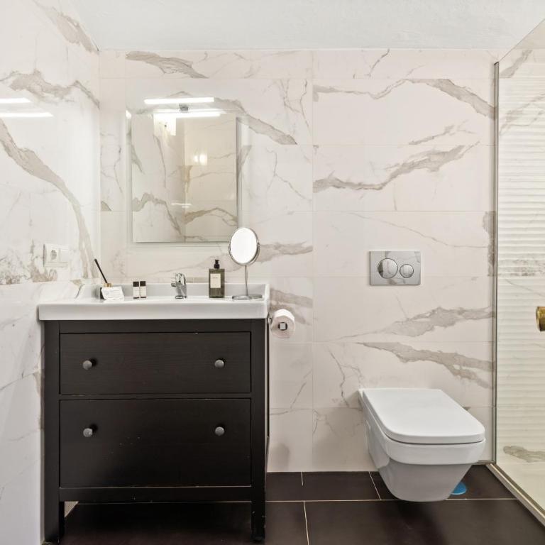 54 Bahia Dorada Townhouse by the Sea in Estepona - Casa Unifamiliar de 3 dormitorios - 17