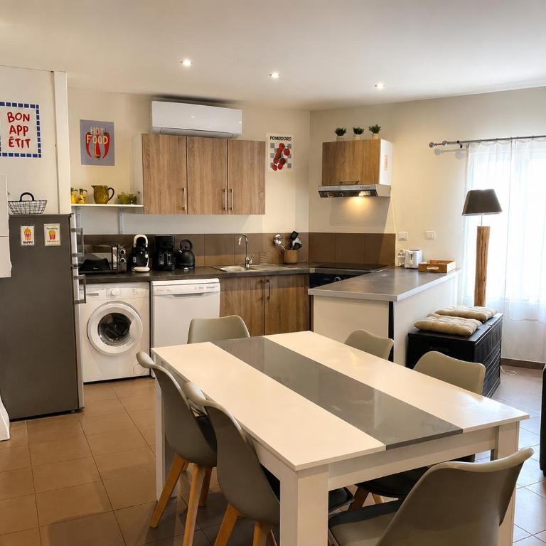 Loft Moderne rénové Clim Fibre 10 min centre à pied - Two-Bedroom Apartment - 14