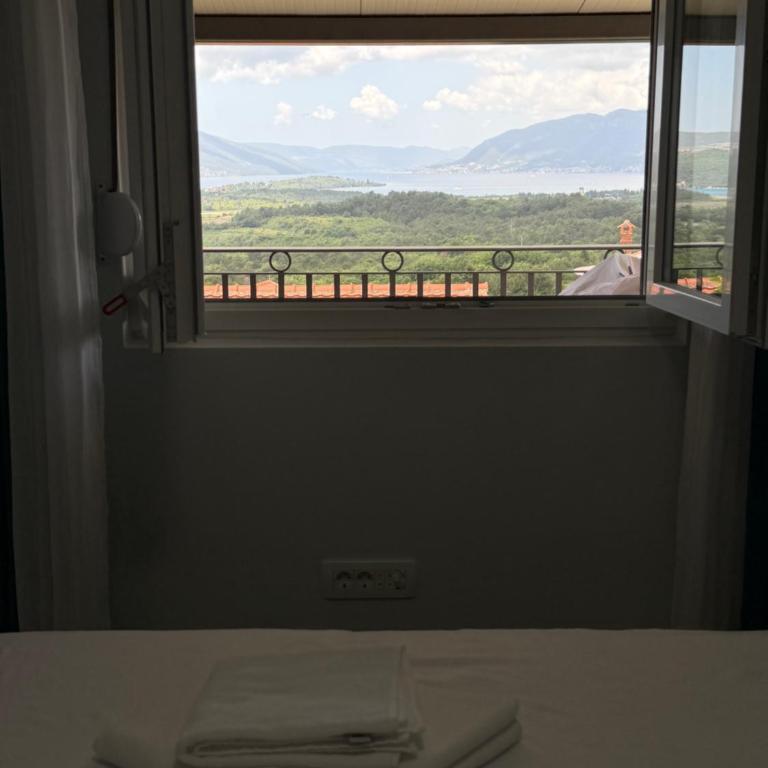 Vista Boka Panoramic View Apartment - Two-Bedroom Apartment with Sea View - 5
