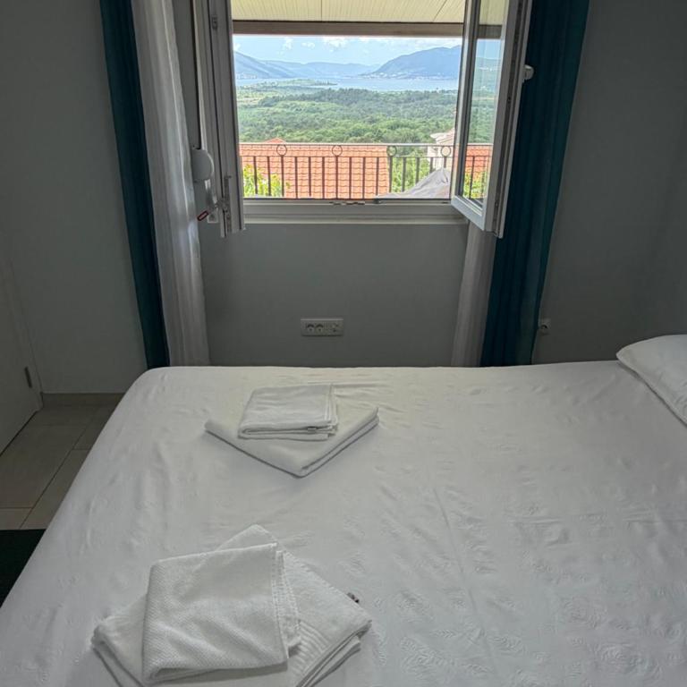 Vista Boka Panoramic View Apartment - Two-Bedroom Apartment with Sea View - 7