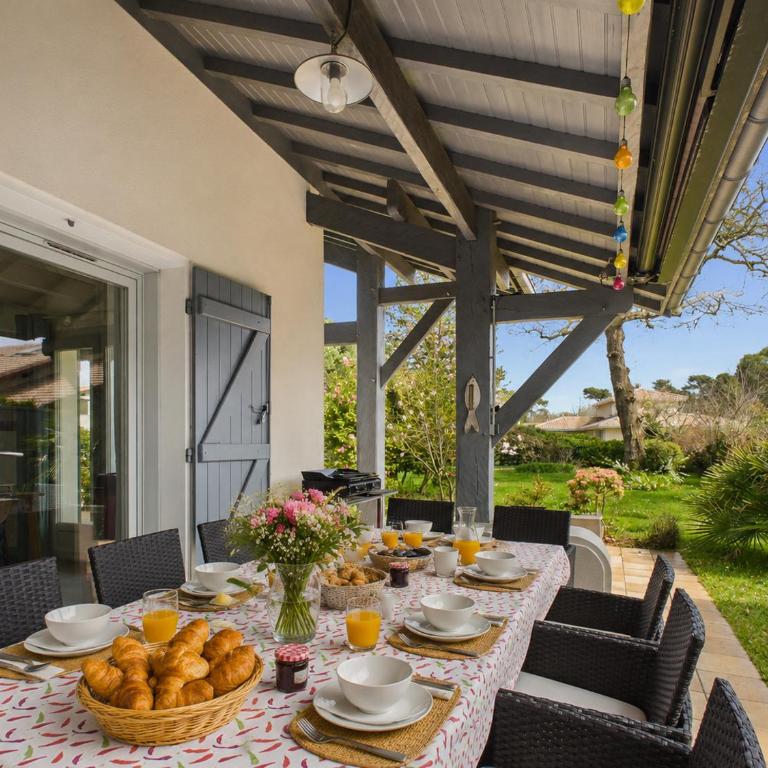 Jolie maison familiale avec jardin pour 6 - Ferienhaus - 7
