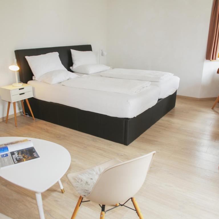 Hotel Sonnenhof - bed & breakfast & appartements - Superior Doppel- oder Zweibettzimmer mit Balkon - 2