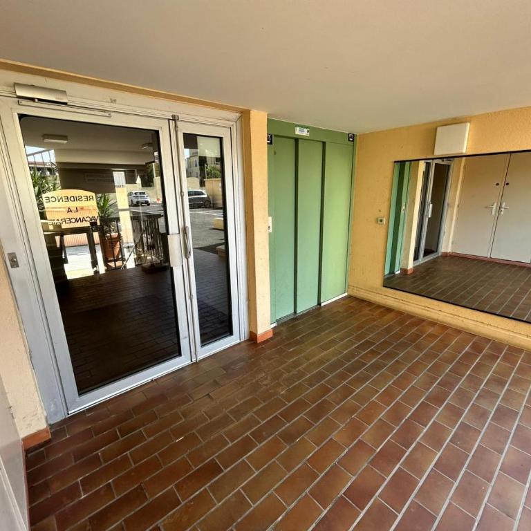 Beachside T2 with Balcony & Free Parking - Apartment mit 1 Schlafzimmer - 28