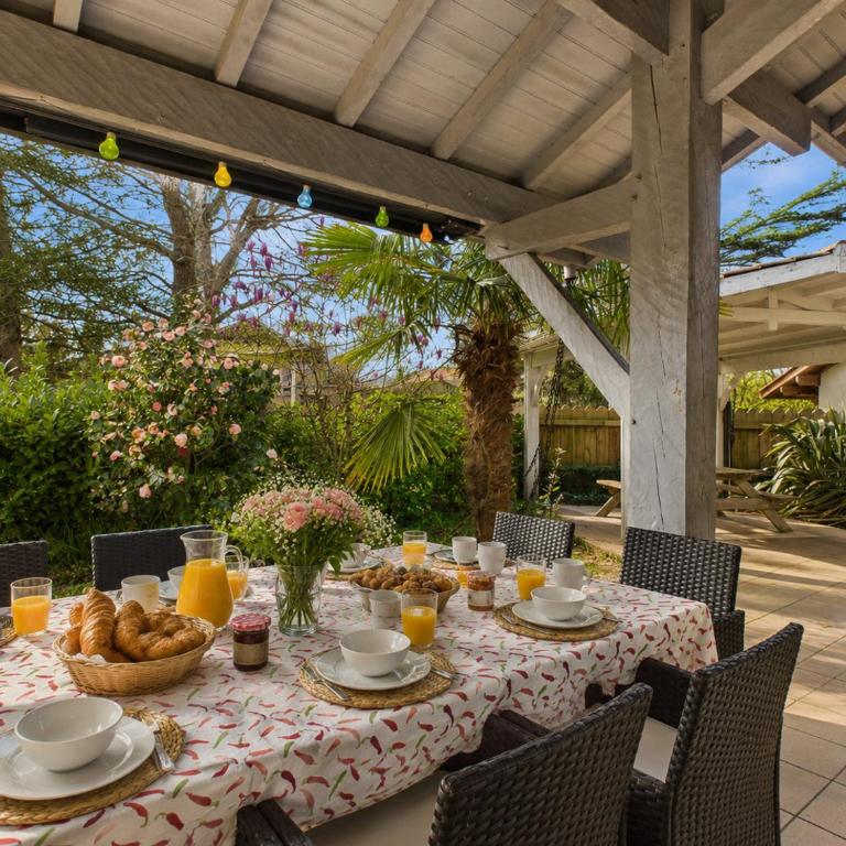 Jolie maison familiale avec jardin pour 6 - Ferienhaus - 24